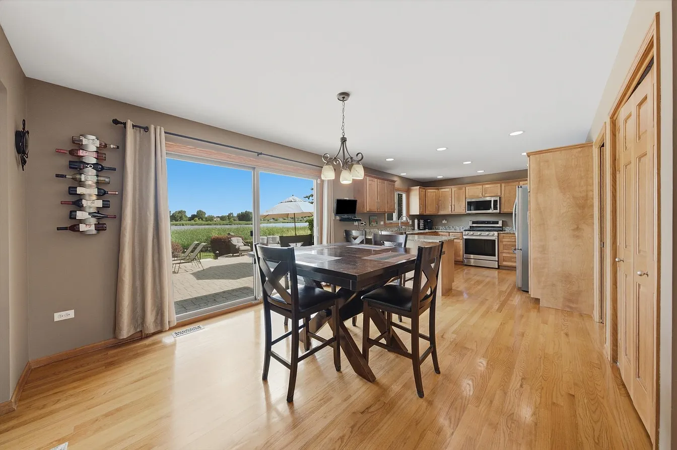 10800 Ridgewood Dr-13