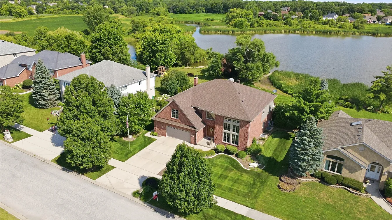 10800 Ridgewood Dr-2