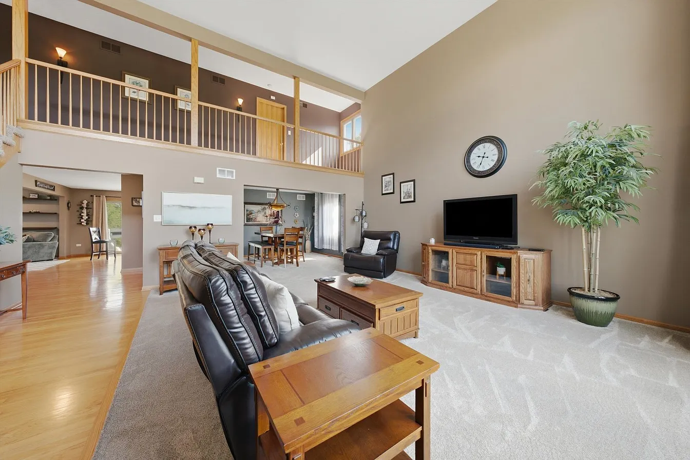10800 Ridgewood Dr-6