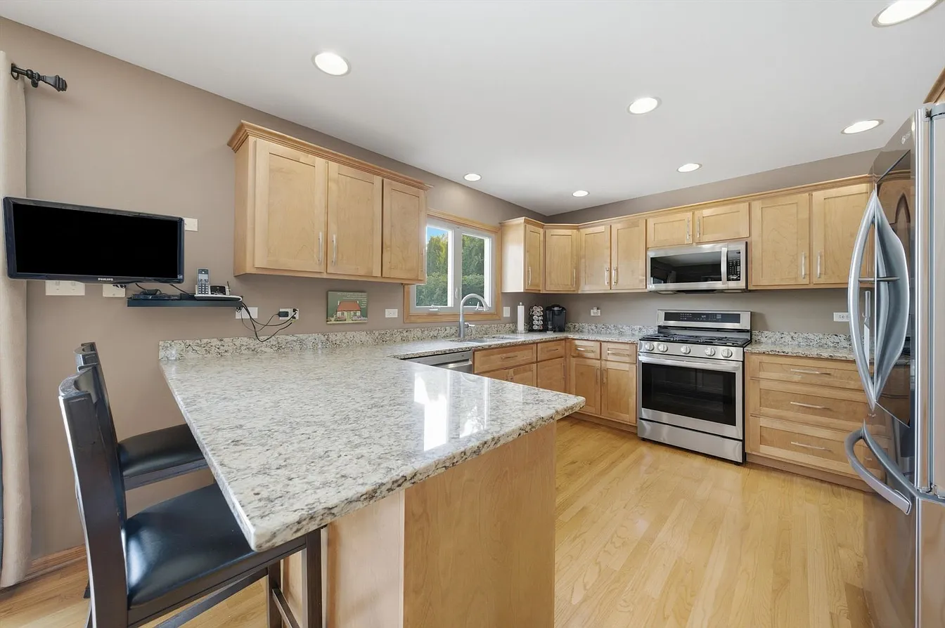10800 Ridgewood Dr-9