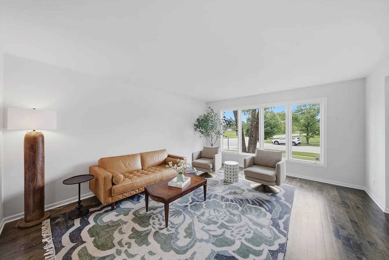 1309 E North St-10