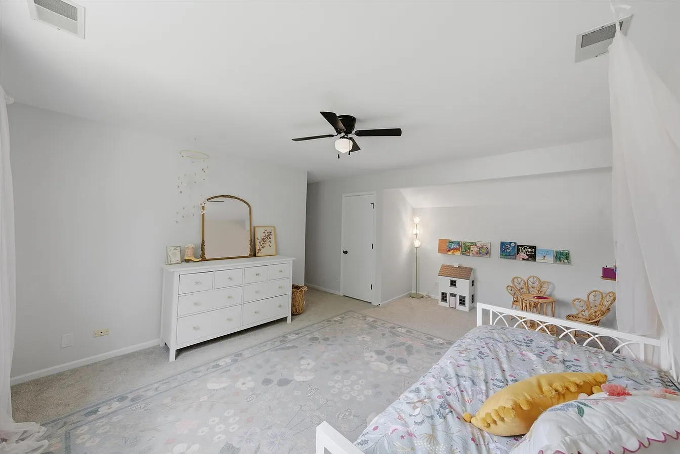 1309 E North St-26