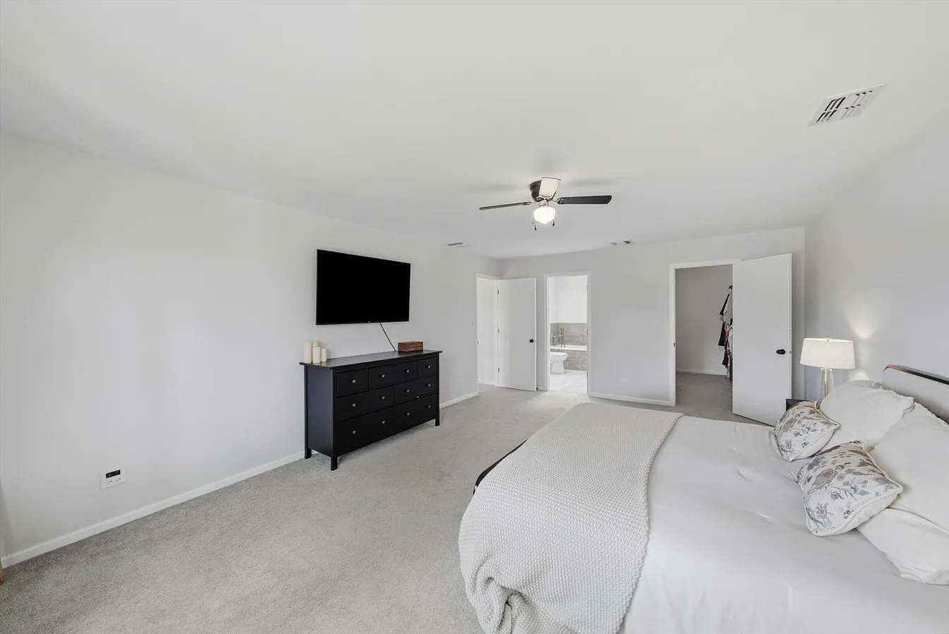 1309 E North St-28