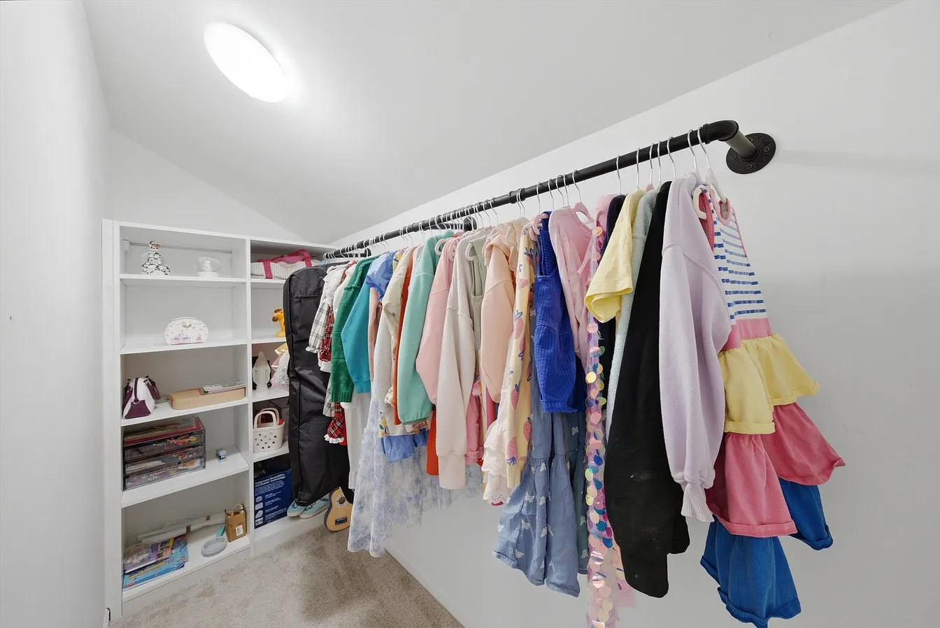 1309 E North St-29