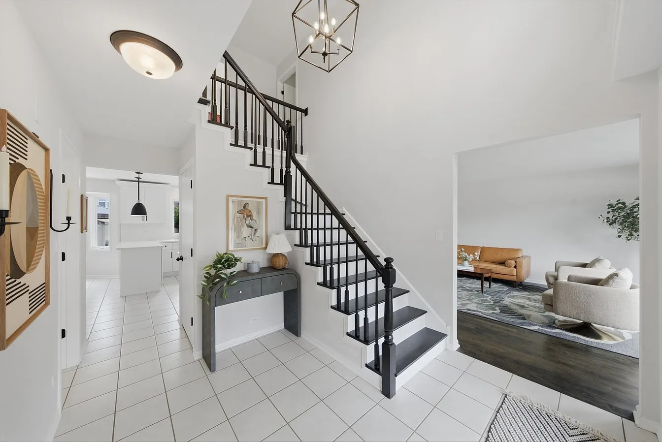 1309 E North St-4