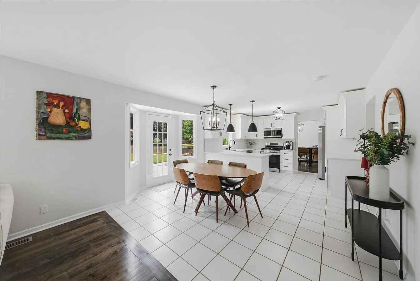 1309 E North St-7