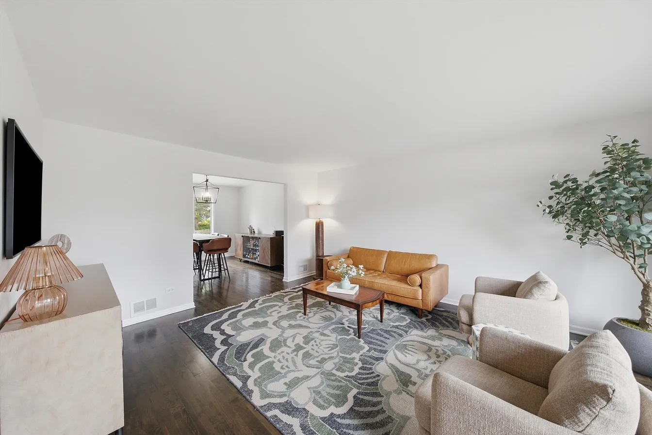 1309 E North St-9