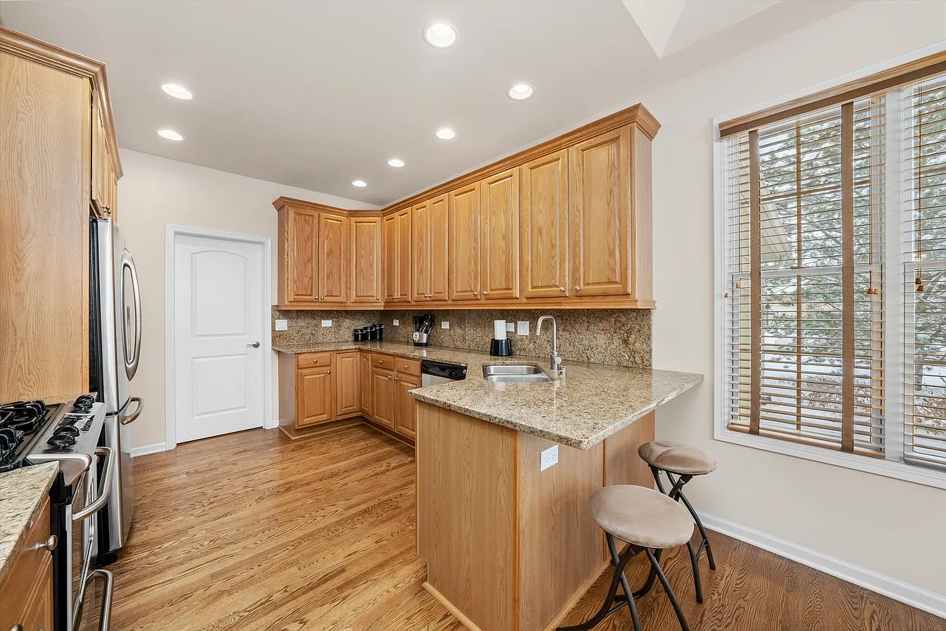 1553 Ashbury Pl-10