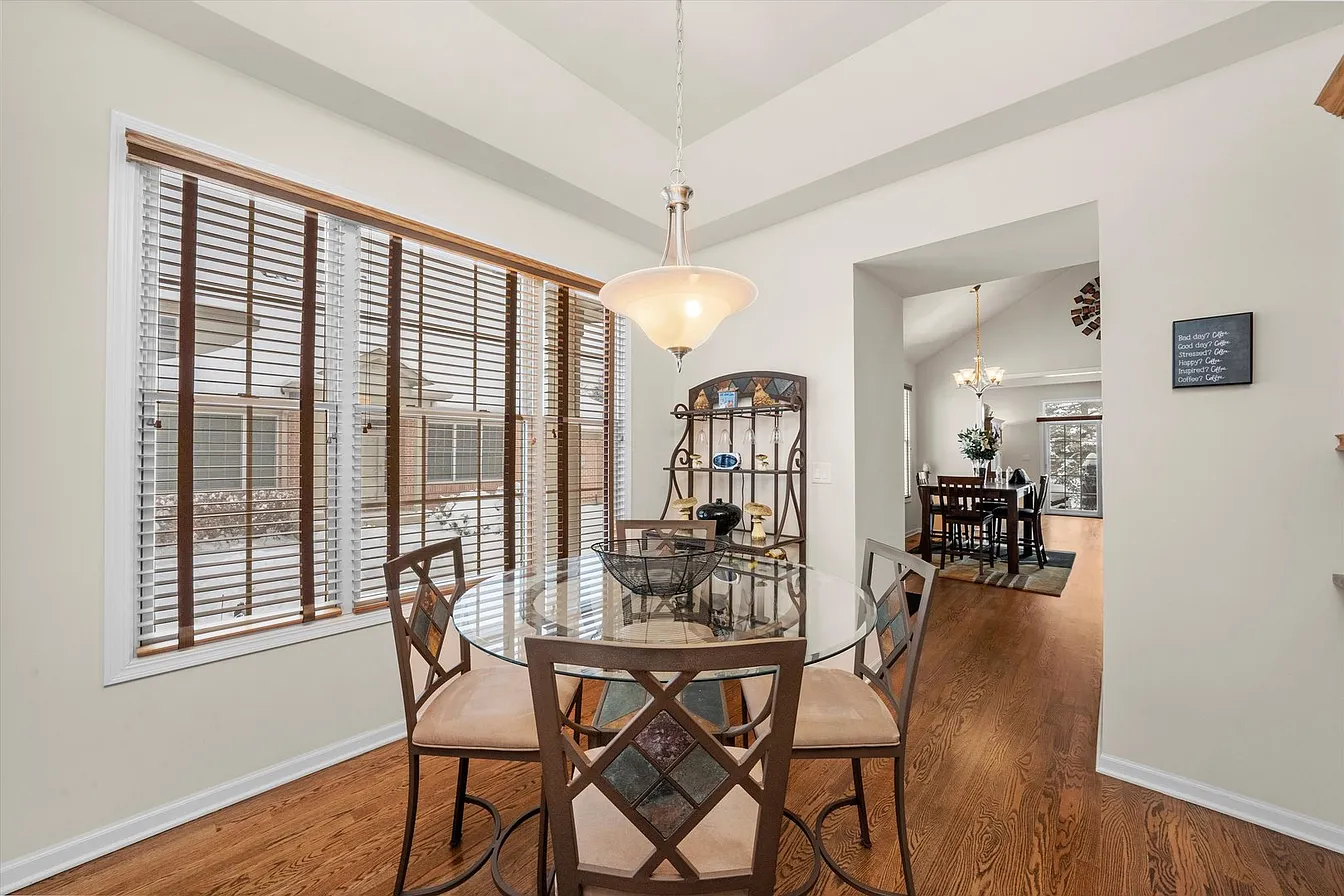 1553 Ashbury Pl-12