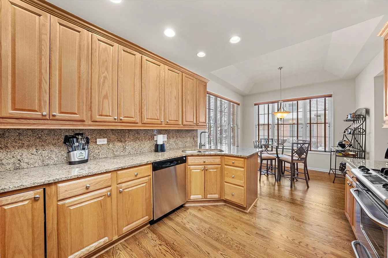 1553 Ashbury Pl-13