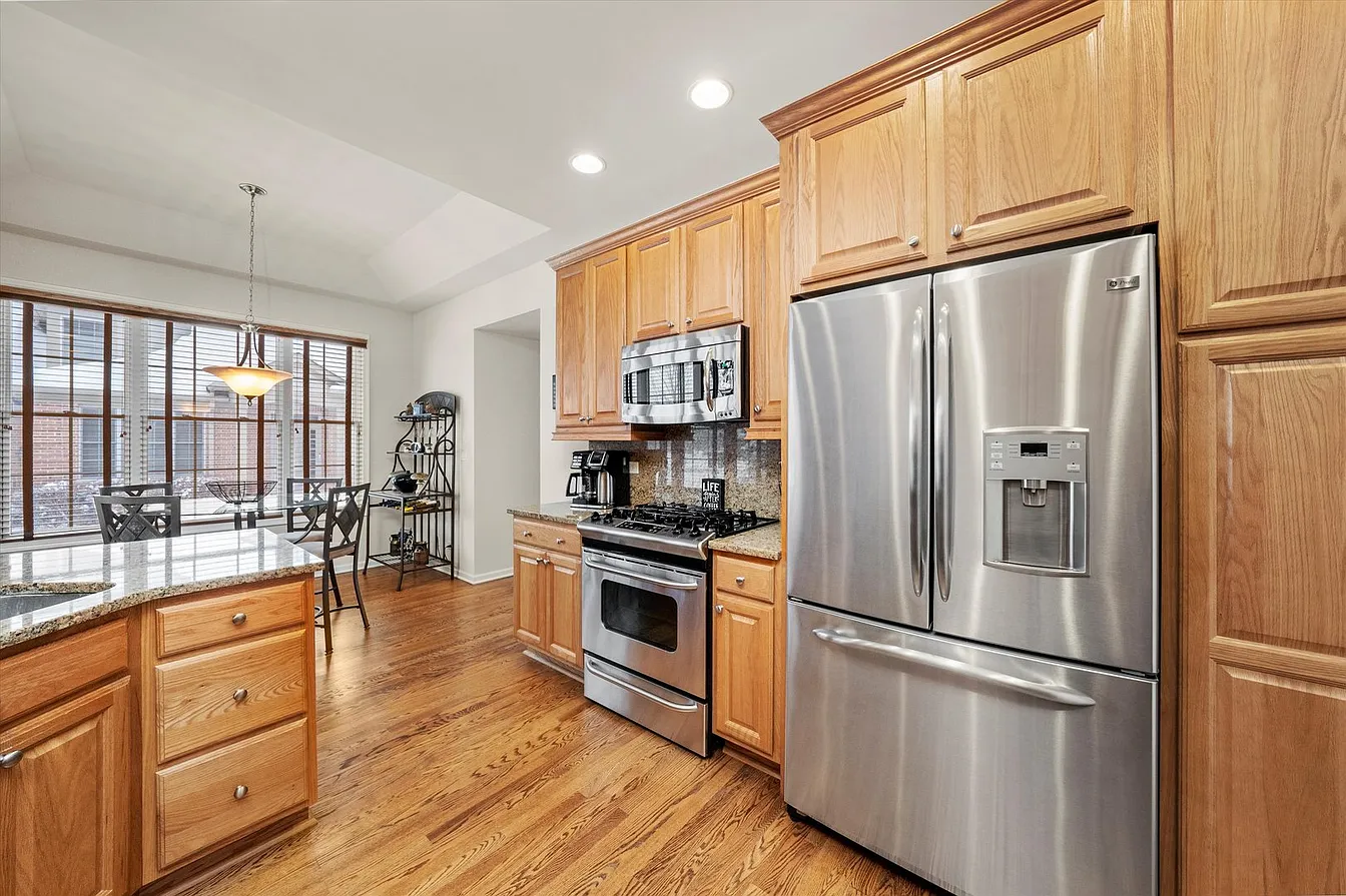 1553 Ashbury Pl-14