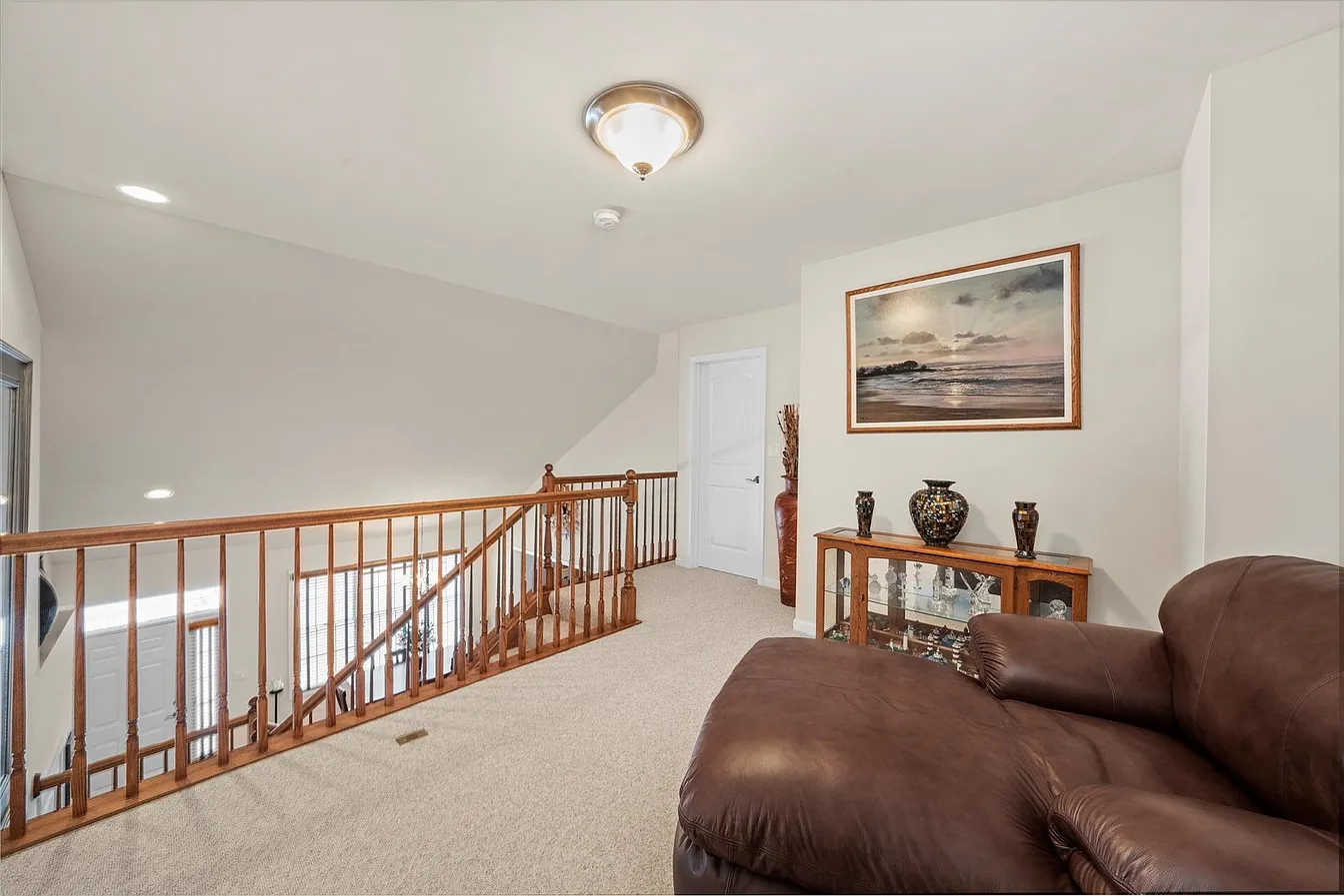 1553 Ashbury Pl-22