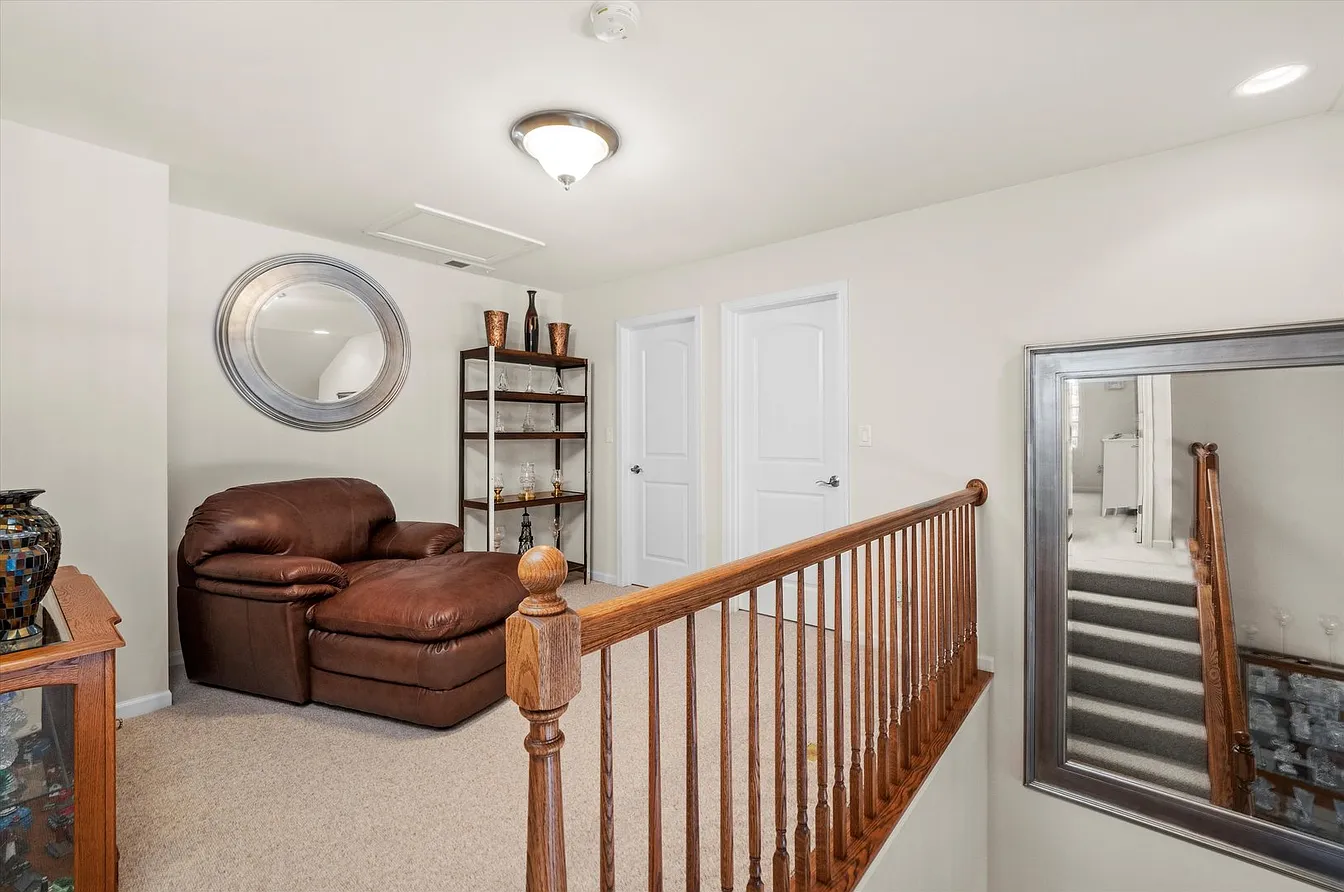 1553 Ashbury Pl-23