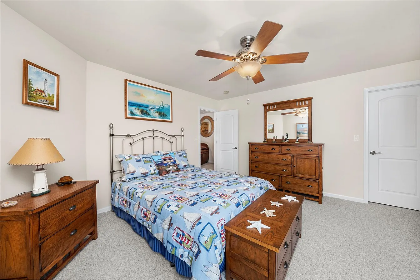 1553 Ashbury Pl-26