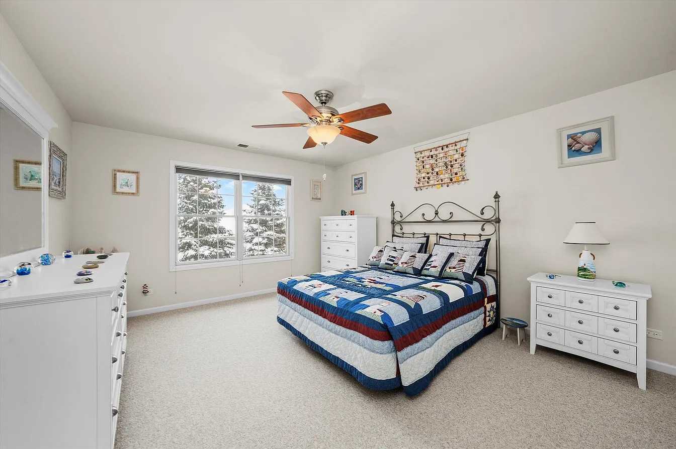 1553 Ashbury Pl-28