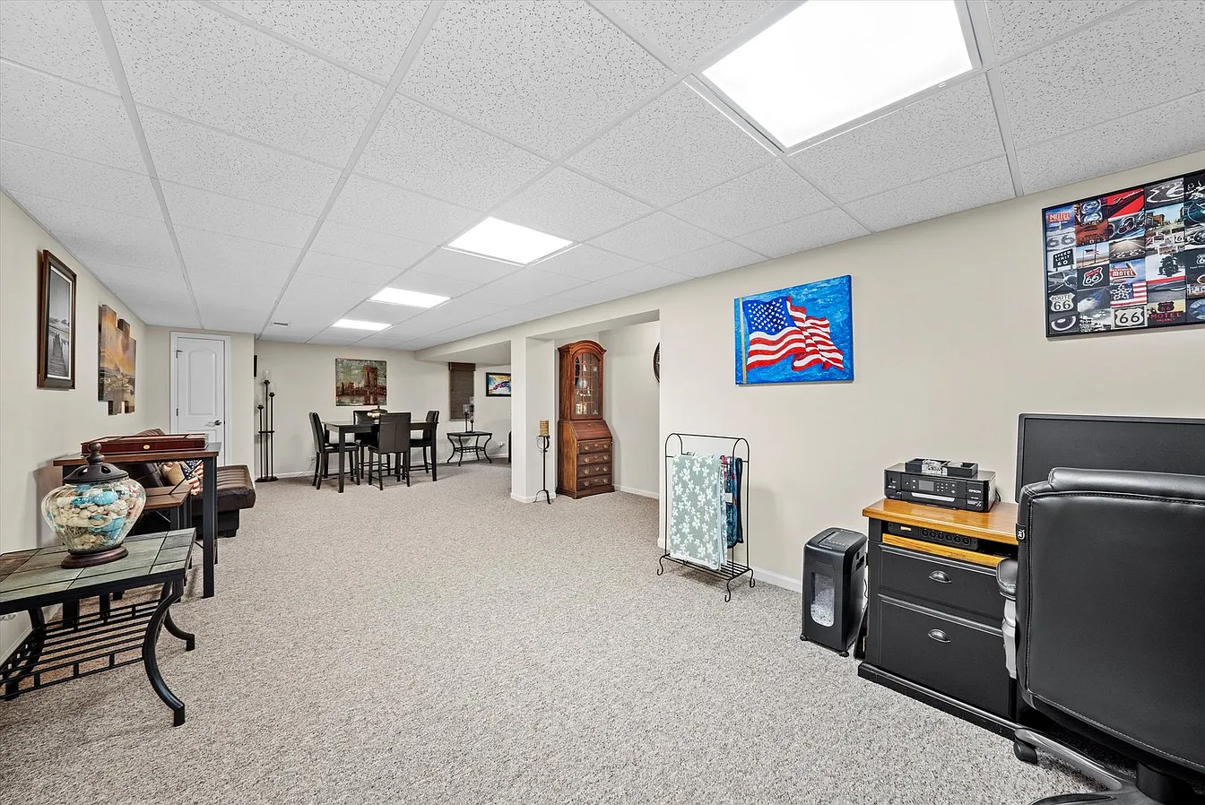 1553 Ashbury Pl-31