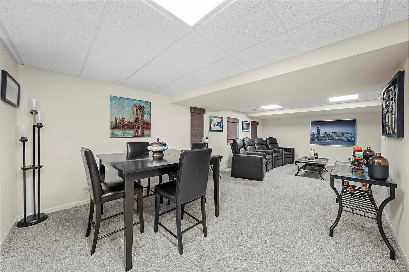 1553 Ashbury Pl-35