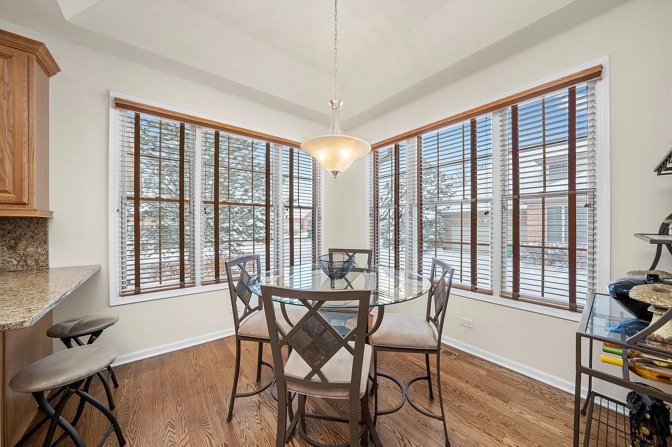 1553 Ashbury Pl-9