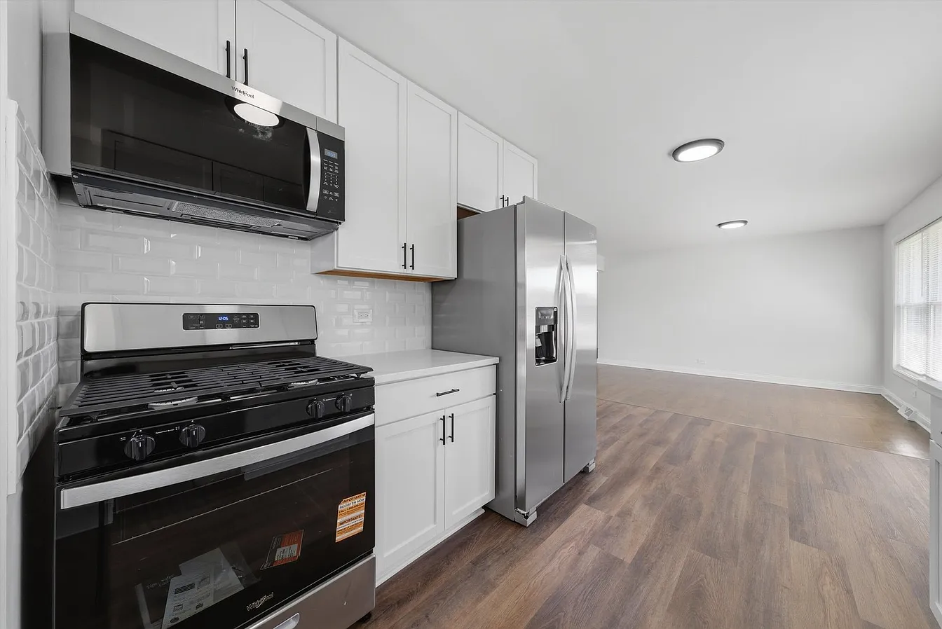 16560 Greenwood-15