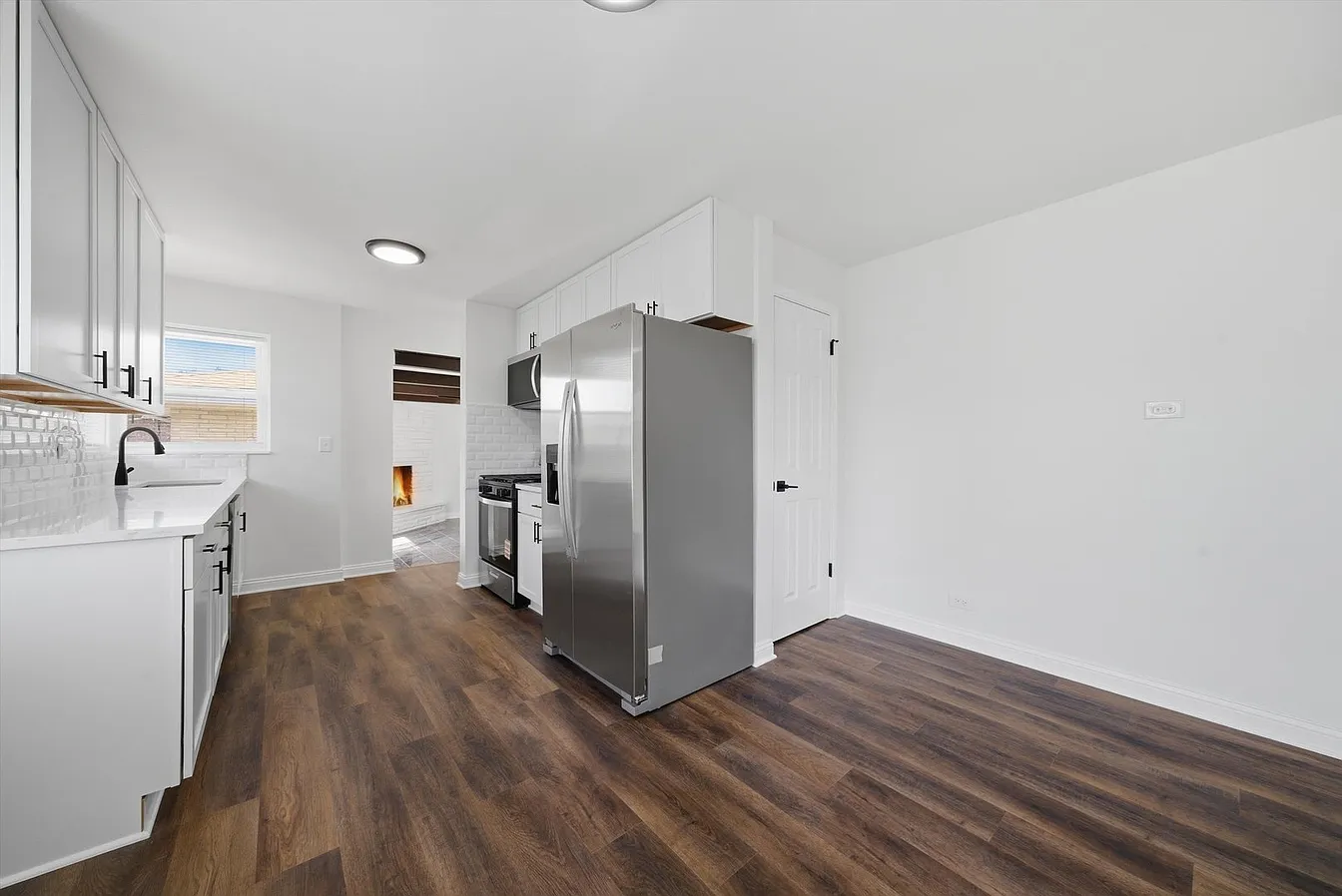 16560 Greenwood-18