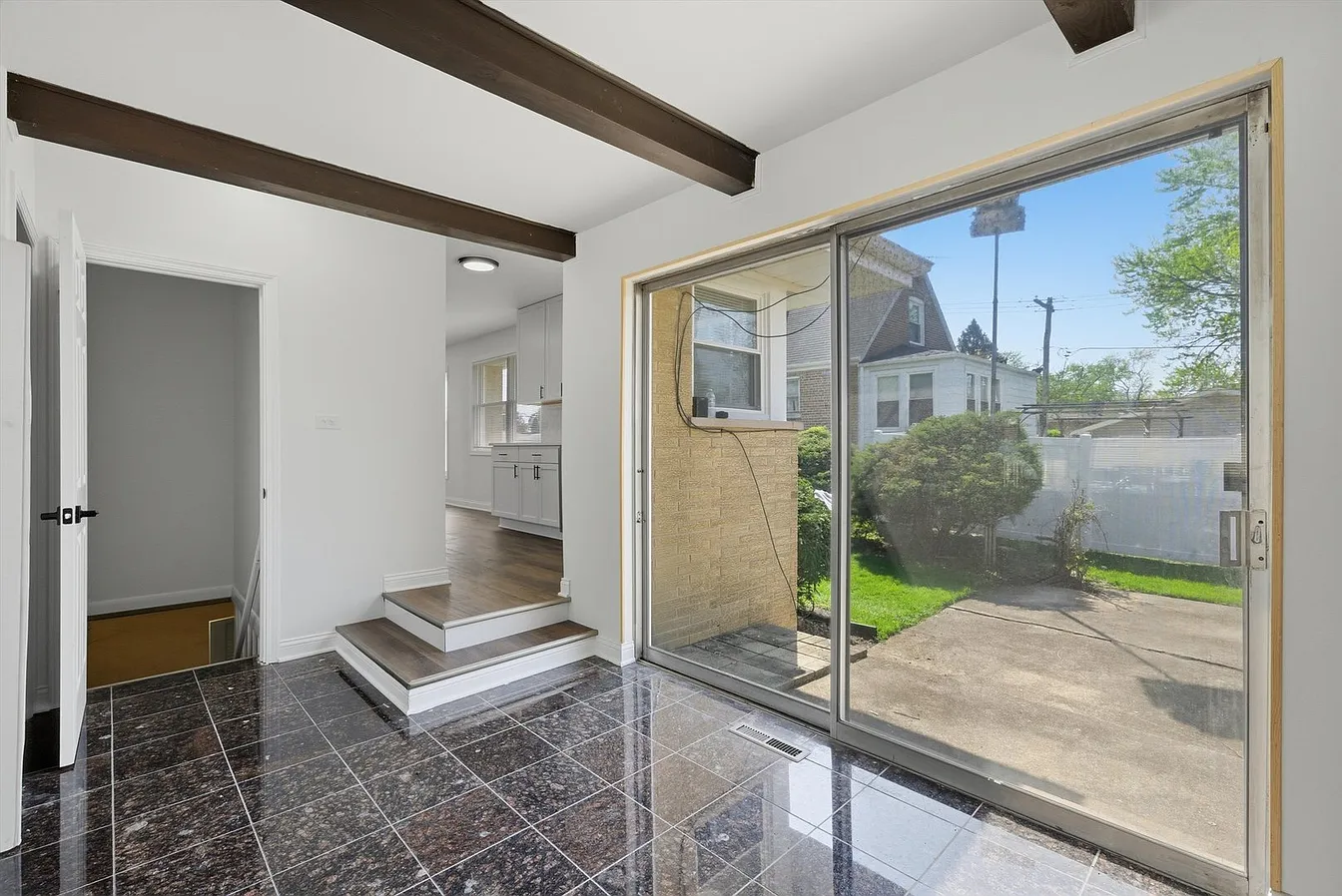 16560 Greenwood-19