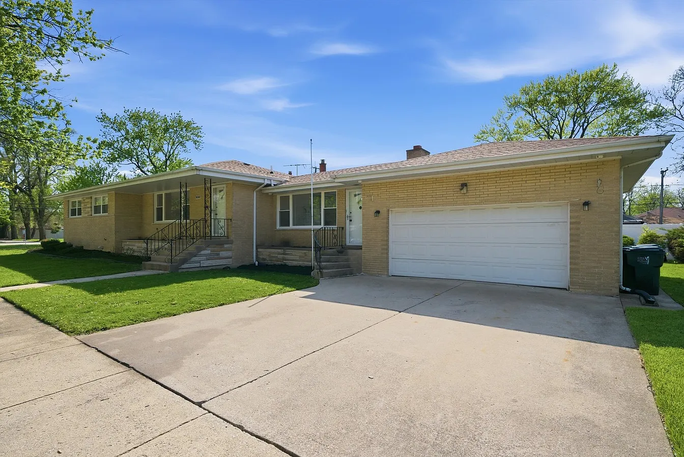 16560 Greenwood-2