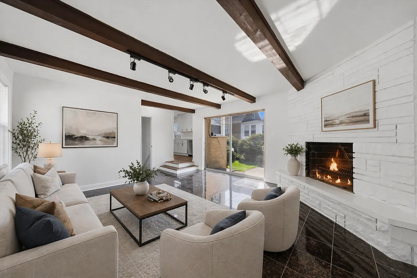 16560 Greenwood-20