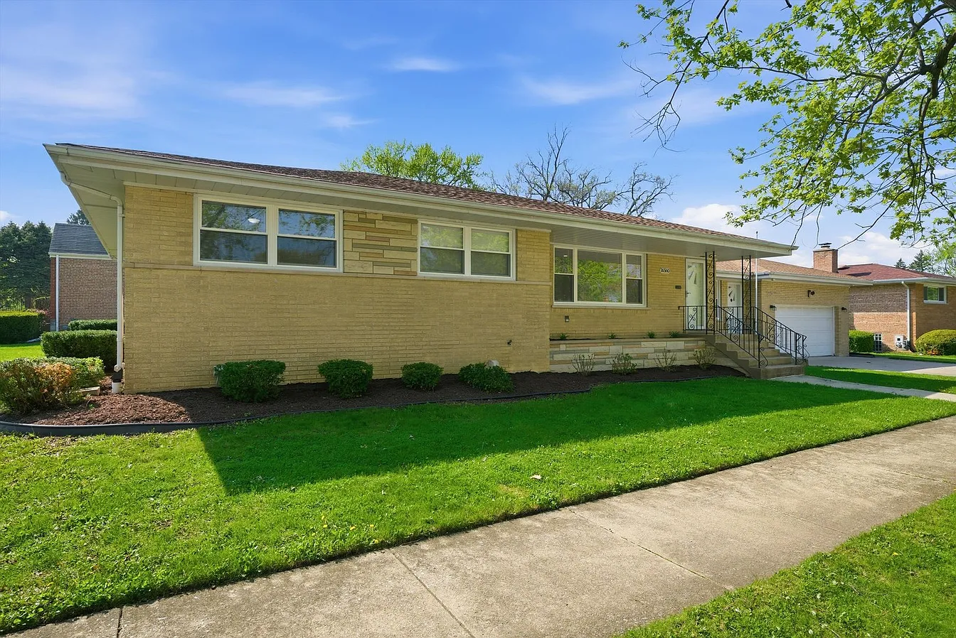 16560 Greenwood-3