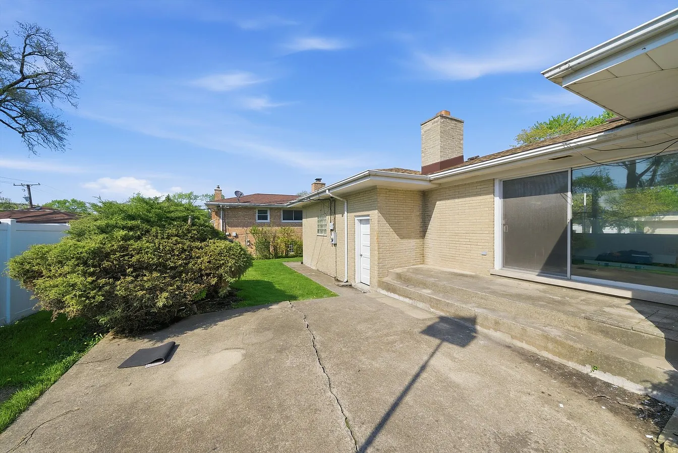 16560 Greenwood-37