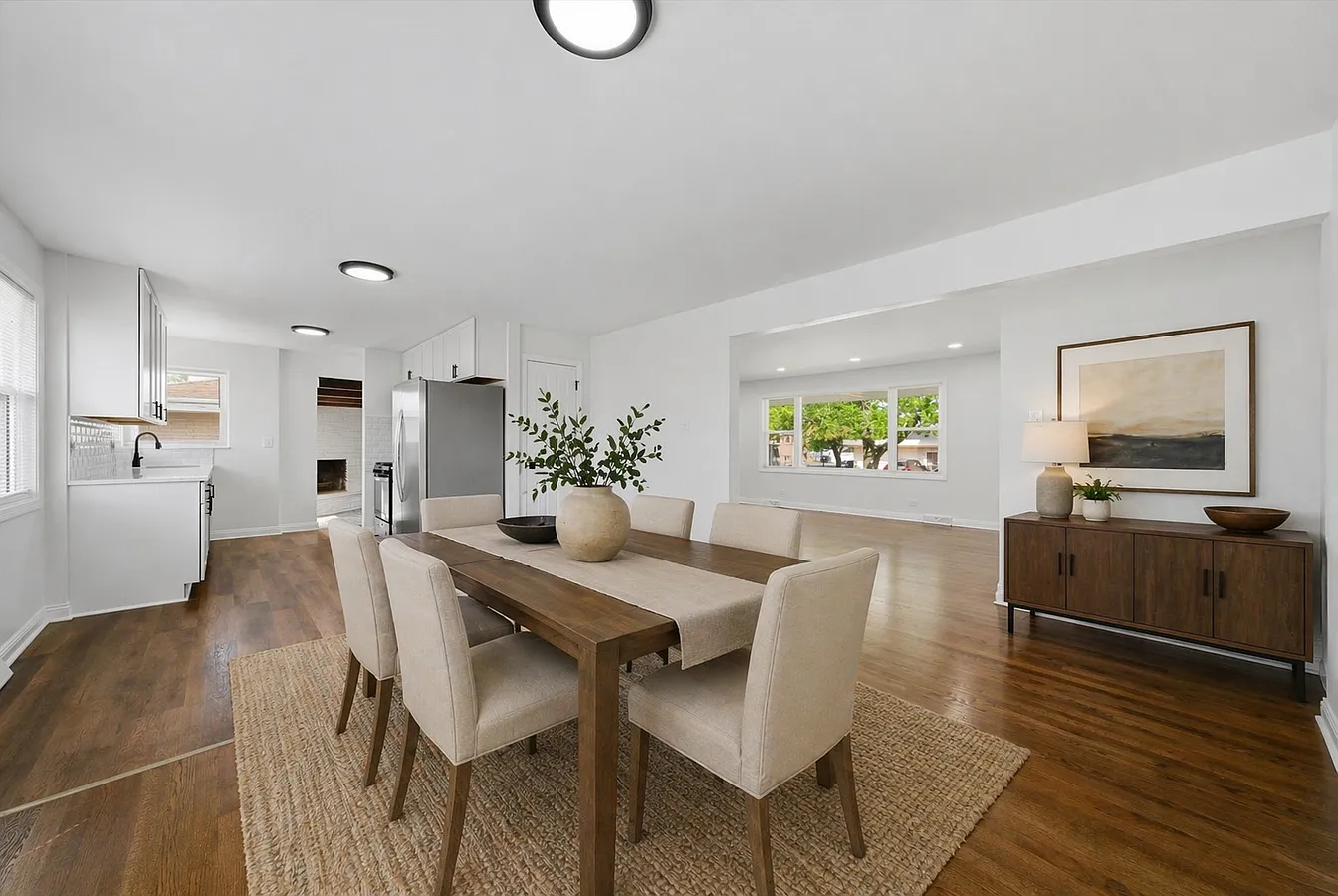 16560 Greenwood-9