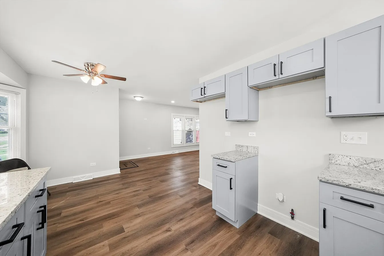 2616 122nd St-13