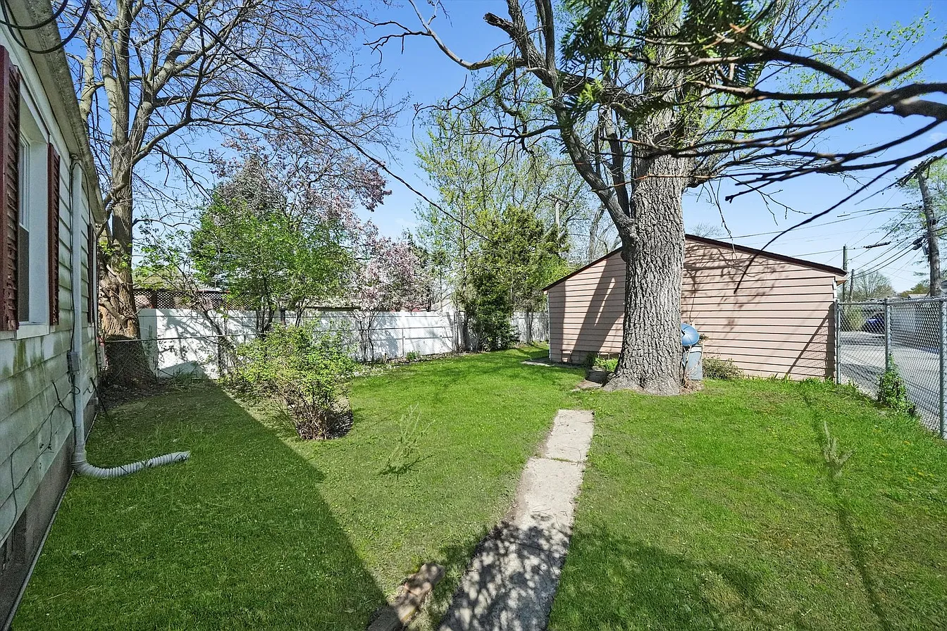 2616 122nd St-30