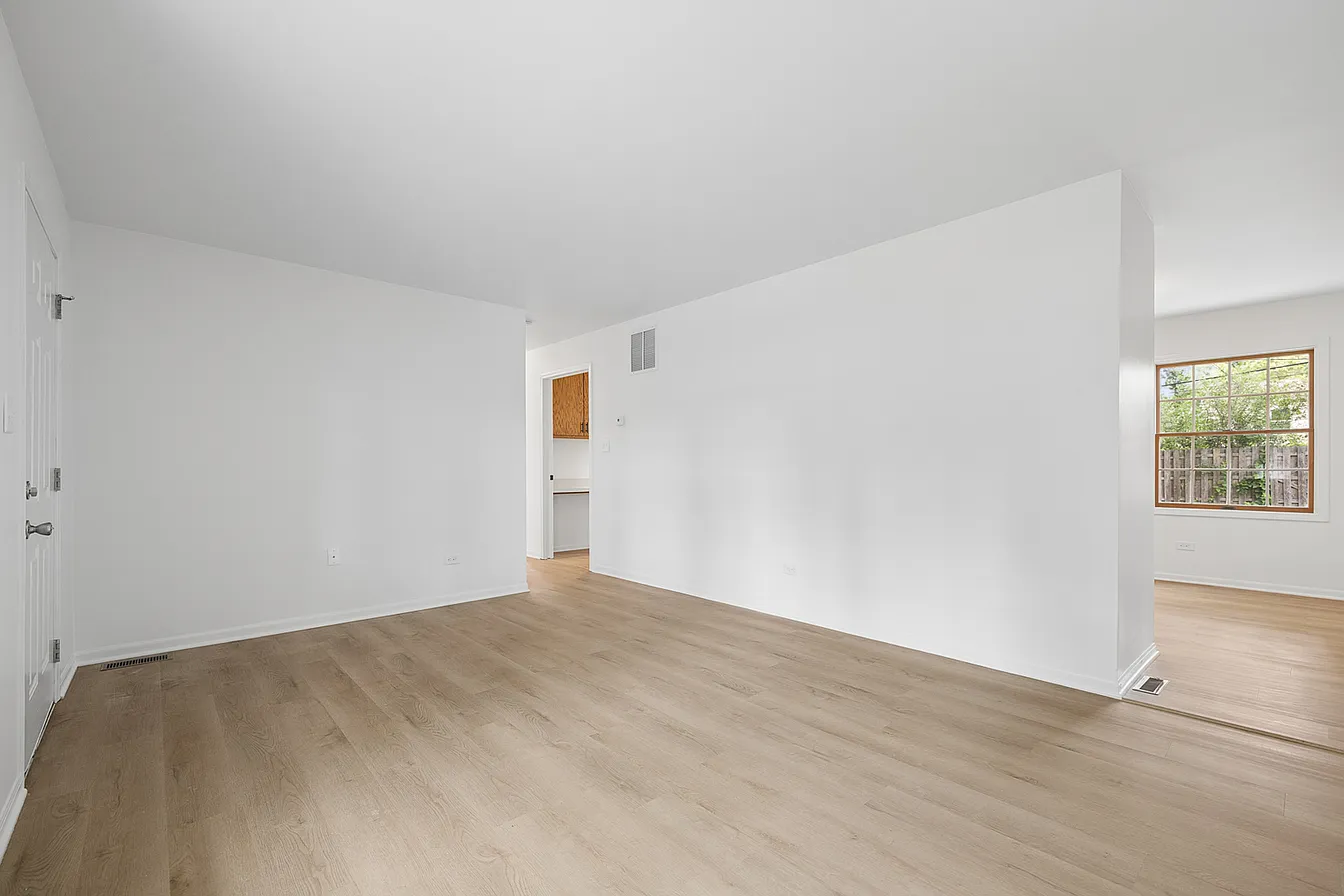 300 Mac Gregor Rd-5