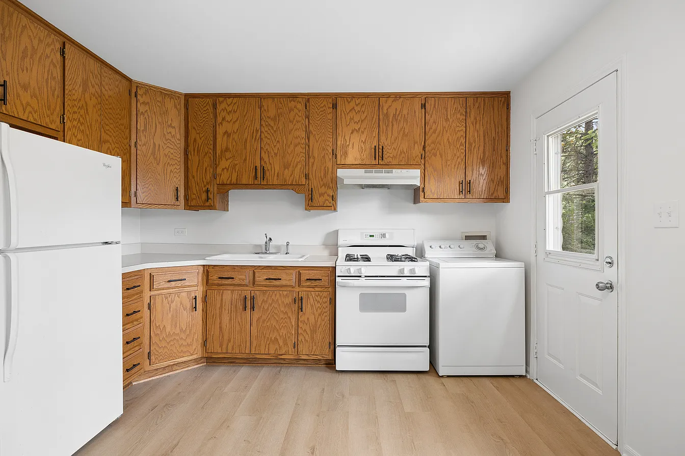 300 Mac Gregor Rd-7