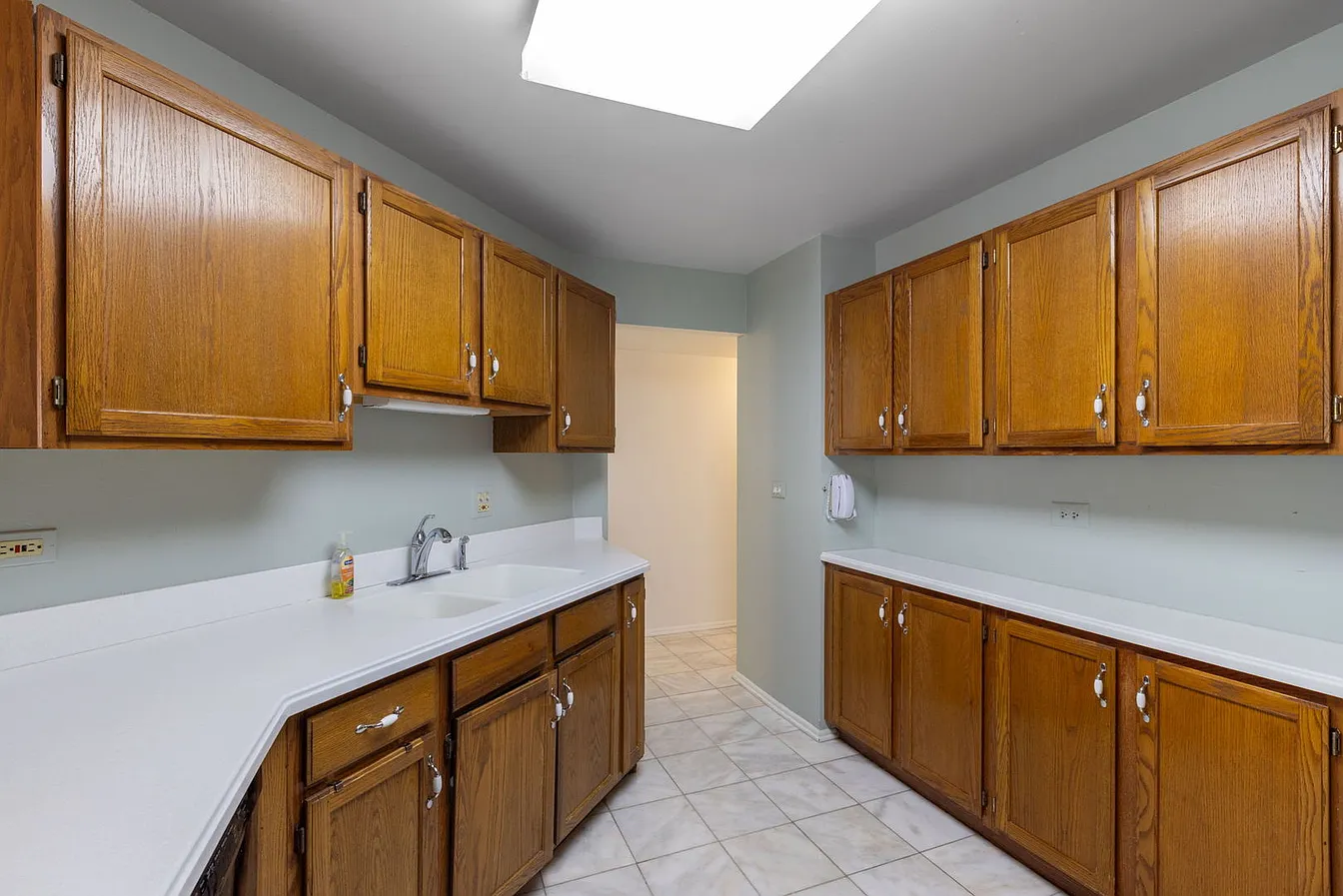 30W022 Juniper Ct-10
