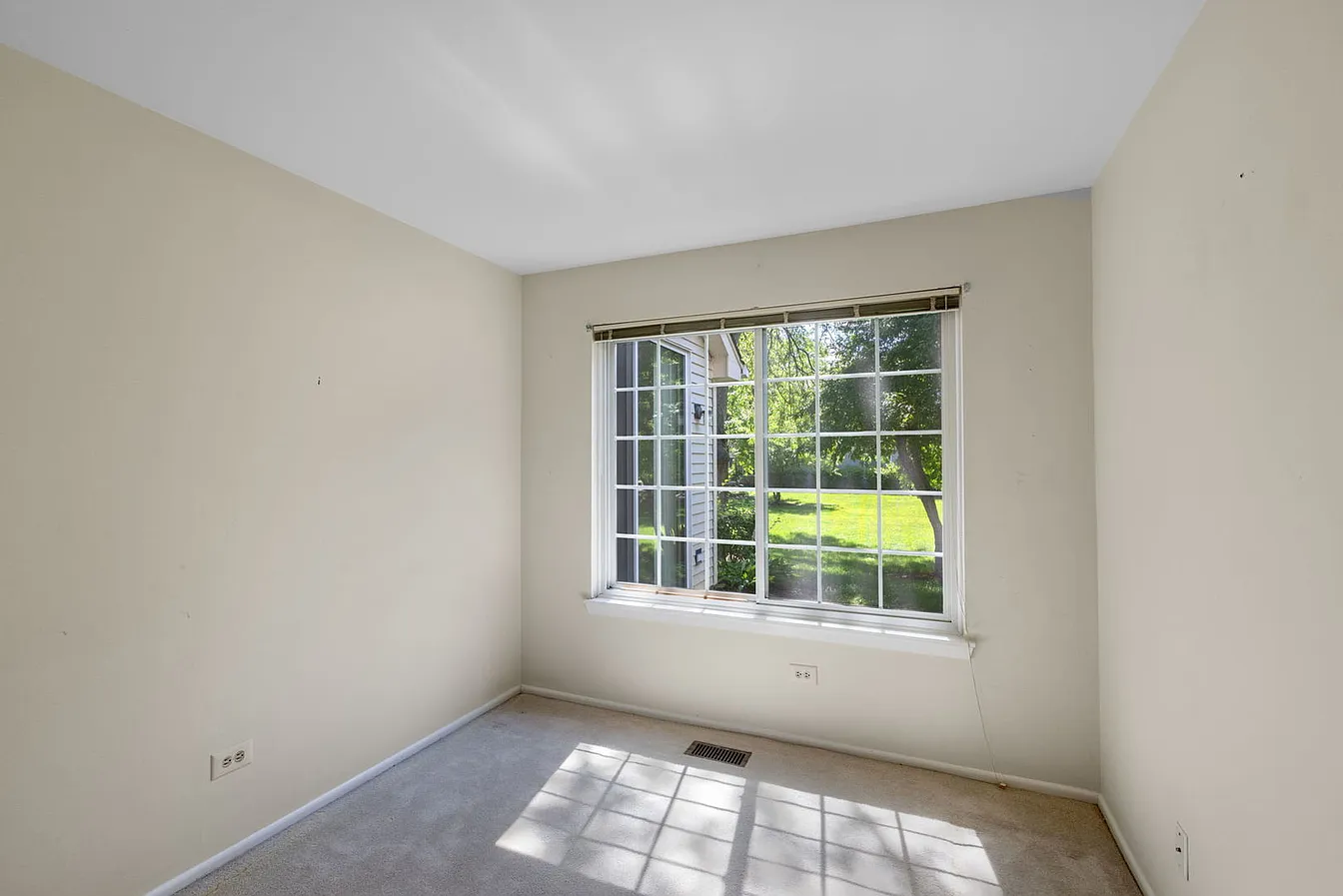 30W022 Juniper Ct-11