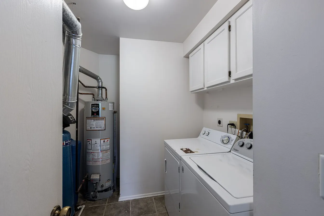 30W022 Juniper Ct-12