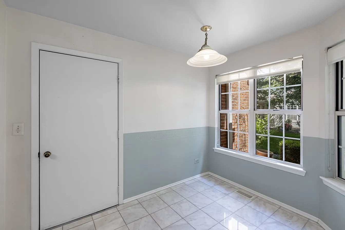 30W022 Juniper Ct-14
